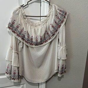 Beautiful stitching top